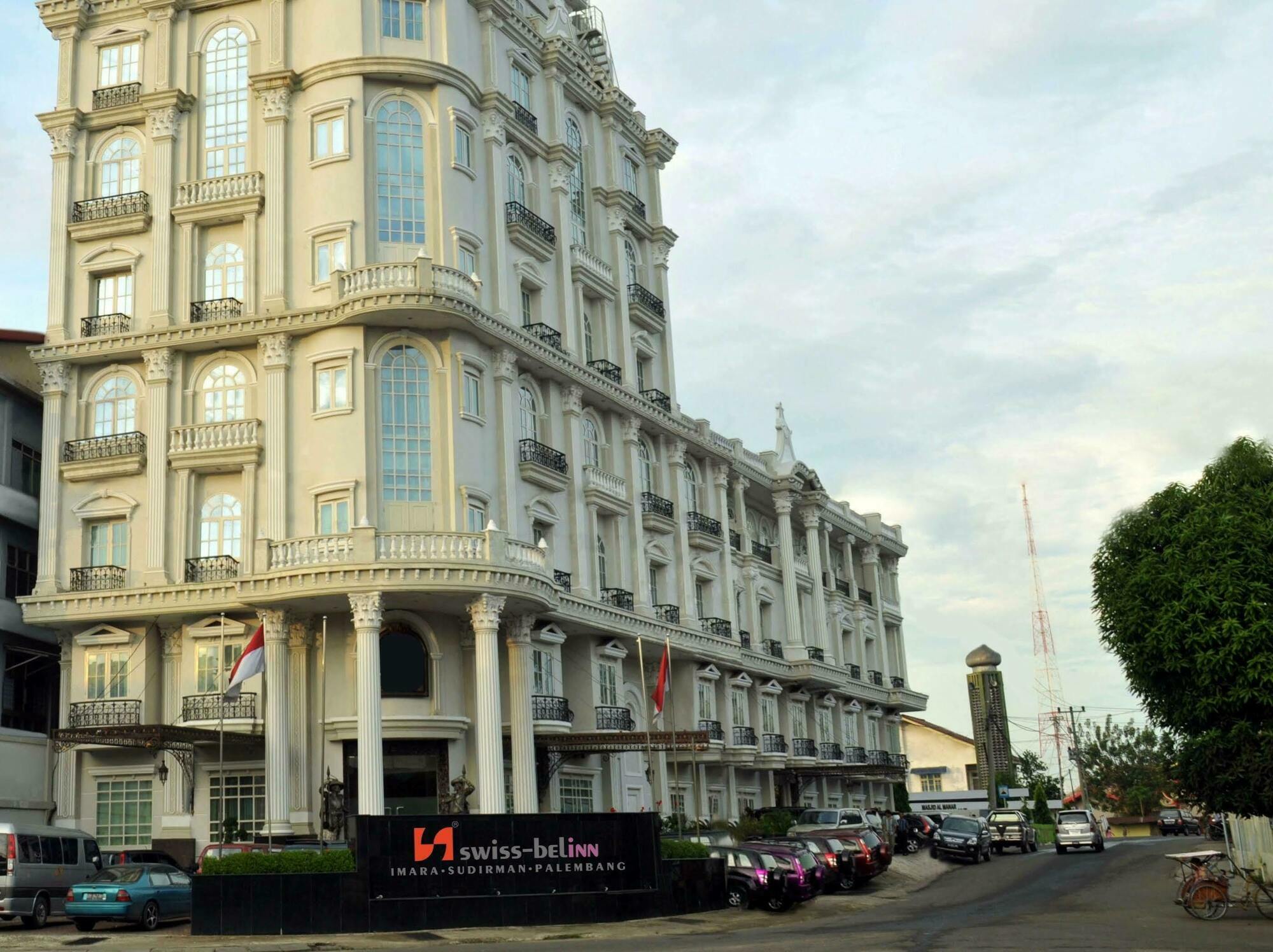 Capital O 1128 Hotel Imara Palembang Exterior foto